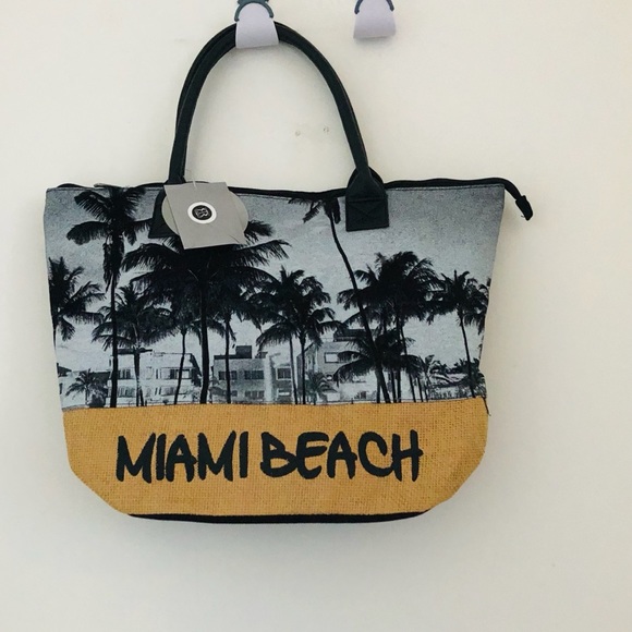 4 handbags for the price of one! - Picture 3 of 6